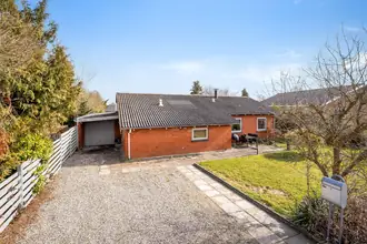 Villa på Bøgevej 6, Systofte Skovby, 4800 Nykøbing F