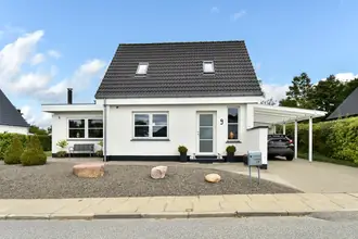 Villa på Skovvej 9, 7323 Give