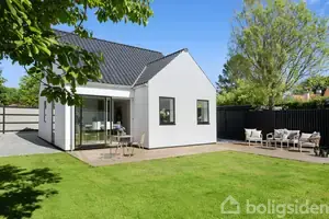 Villa på Humlebæk Strandvej 93A, 3050 Humlebæk