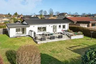 Villa på Østergårdsvej 2, Brejning, 7080 Børkop