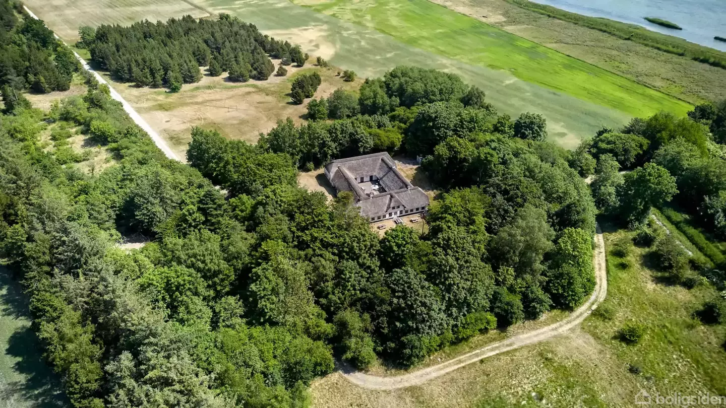 Landejendom på Strandvej 20, 8970 Havndal