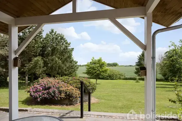 Landejendom på Markebækvej 11, 3320 Skævinge