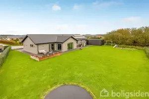 Villa på Jagtfalkevej 1, 7620 Lemvig
