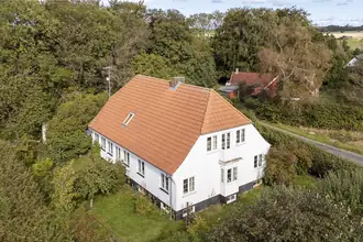 Villa på Ladegårdsvej 1, Nyker, 3700 Rønne