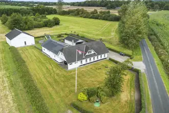 Landejendom på Læborg Kirkevej 22, Nyby, 6600 Vejen