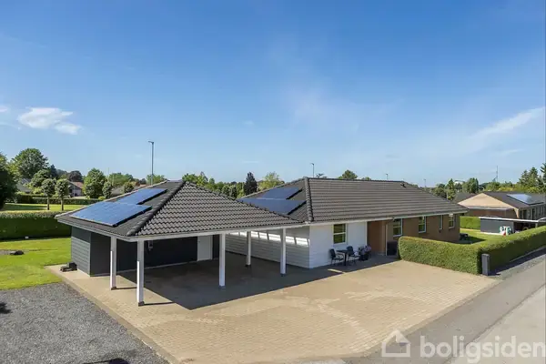 Villa på Enkehøj 6, 7330 Brande