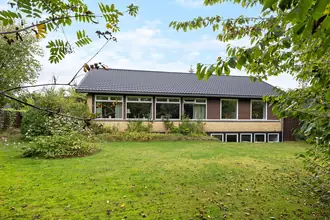 Villa på Ravnsnæsvej 64, 3460 Birkerød