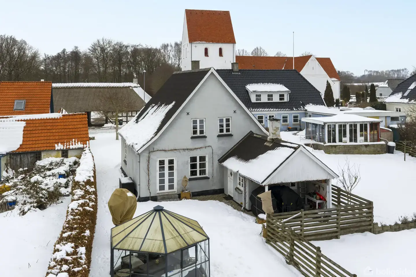 Velproportioneret villa med harmonisk stemning og skøn have i Tved nær Svendborg
