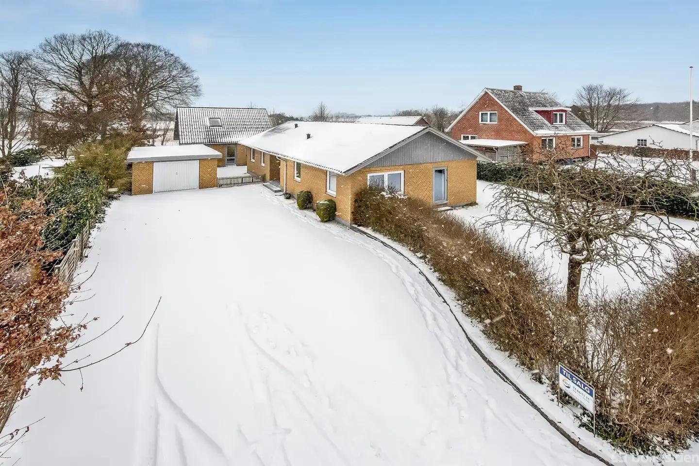 Charmerende villa med stort have og mange anvendelsesmuligheder.