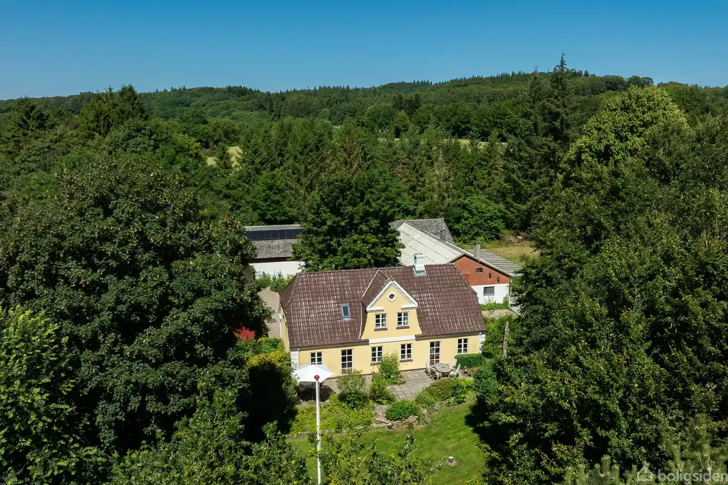 Landejendom på Lilleskovvej 1, 9330 Dronninglund