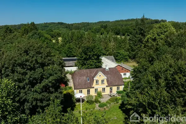 Landejendom på Lilleskovvej 1, 9330 Dronninglund