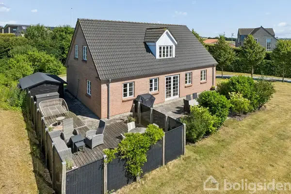 Villa på Lavritsdalsvej 5, 8382 Hinnerup