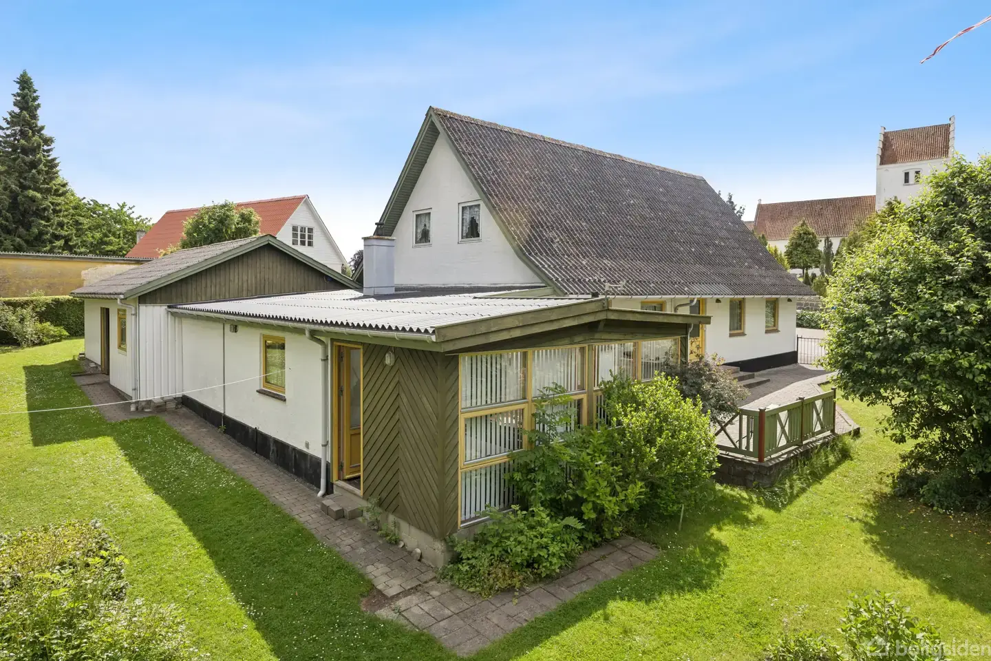Større landsbyvilla i Hjembæk