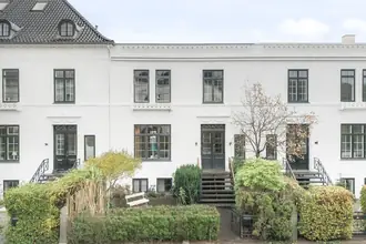 Christiansholms Parallelvej 11 Villa, Ejerlejlighed