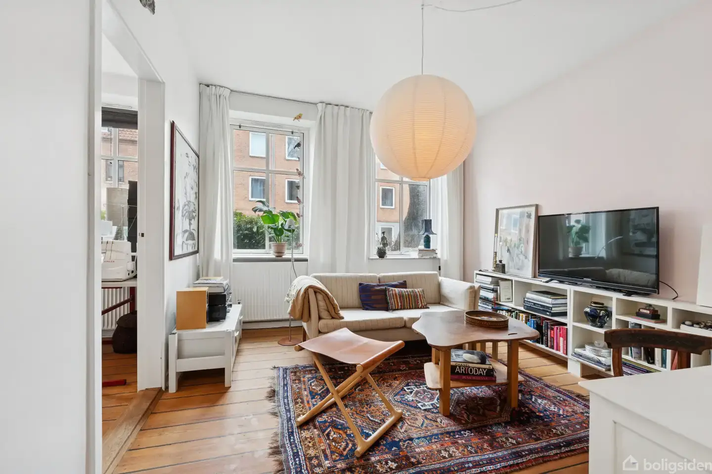 Flot, velindrettet lejlighed med god beliggenhed