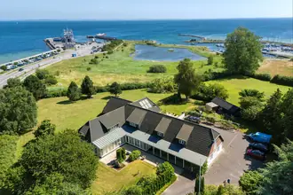 Villa på Færgevej 1, Fynshav, 6440 Augustenborg
