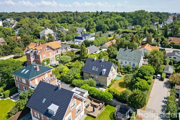 Villa på Holgersvej 4, 2920 Charlottenlund