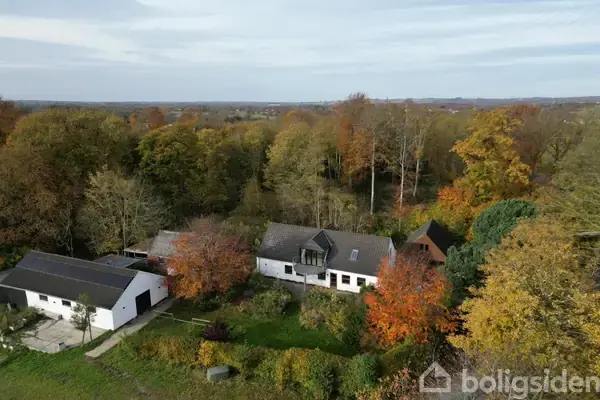 Landejendom på Malling Bjergevej 10, 8340 Malling
