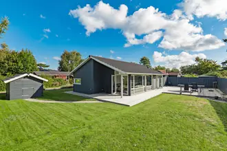 Fritidshus på Fyrrebakken 11, Bjerge Sydstrand, 4480 Store Fuglede