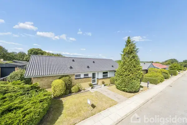 Villa på Perikumvej 10, 9800 Hjørring