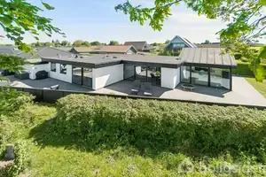Villa på Ananasvej 27, 8382 Hinnerup