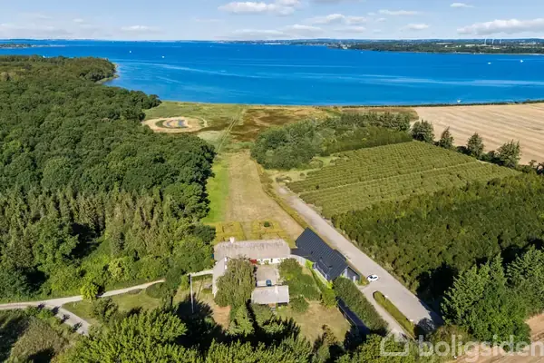 Landejendom på Vornæs Skovvej 14, 5700 Svendborg