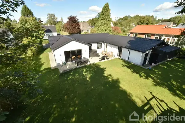 Villa på Skovvej 6, 7323 Give