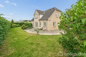 Villa på Troldhasselvej 15, 9230 Svenstrup J