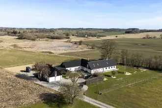 Landejendom på Fløjstrupvej 163, 8330 Beder