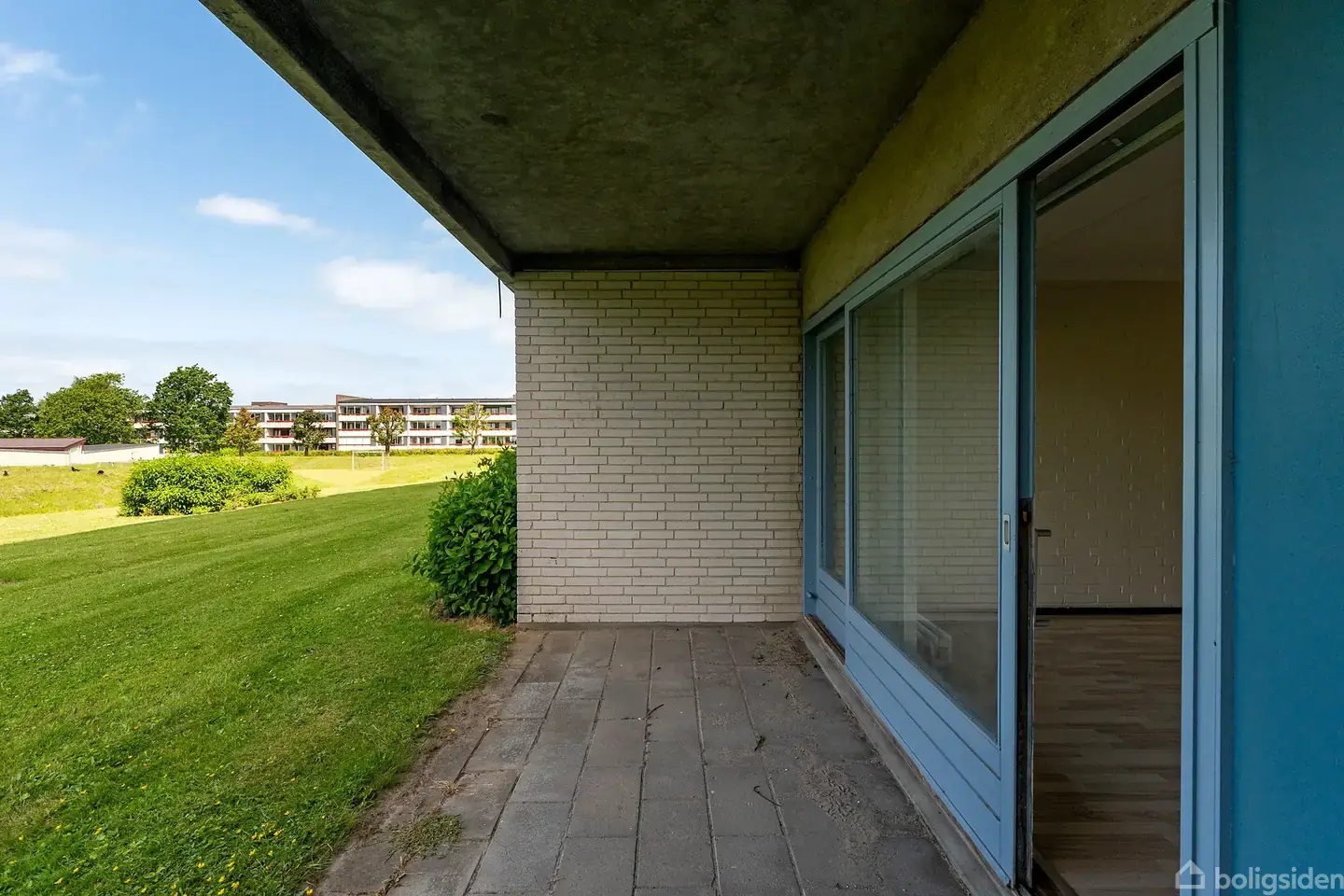 Velindrettet lejlighed med egen terrasse