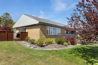 Villa på Skolevangsvej 21, Elling, 9900 Frederikshavn