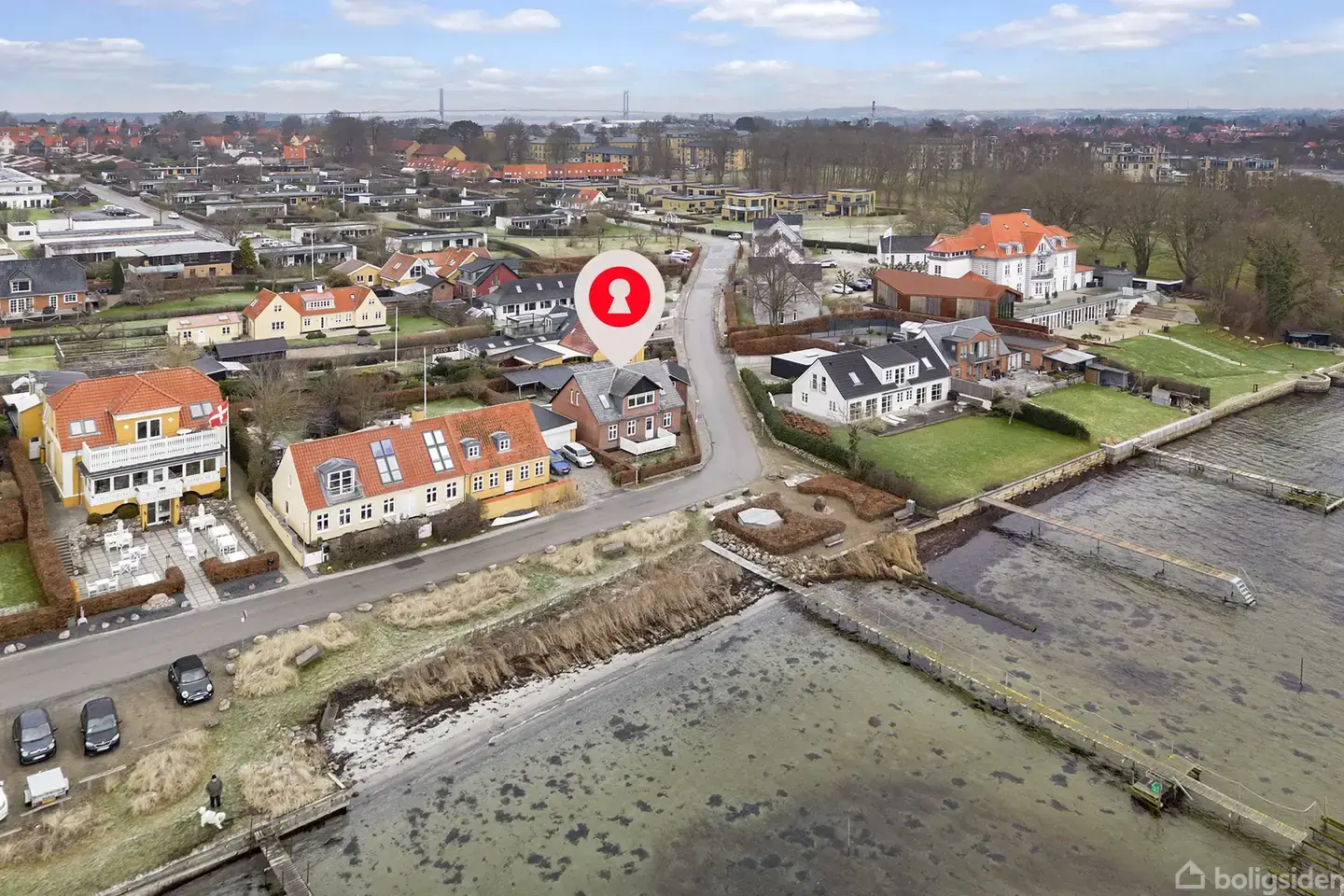 Charmerende murstensvilla med super potentiale og pragtfuld panoramaudsigt over Fænøsund