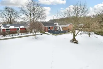 Villa på Bakkevej 15, Farre, 7323 Give