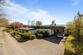 Villa på Strandvejen 138, Rønne, 3700 Rønne