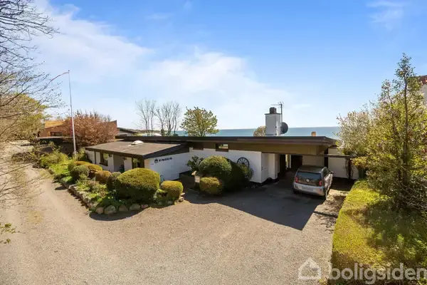 Villa på Strandvejen 138, 3700 Rønne