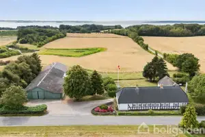 Landejendom på Nellemosevej 43, 5683 Haarby