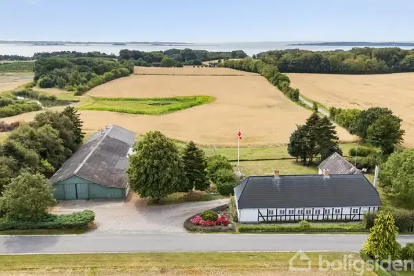 Landejendom på Nellemosevej 43, 5683 Haarby