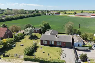 Villa på Onsbjerg Hovedgade 3, 8305 Samsø