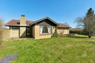 Villa på P.M. Madsens Vej 2A, Hjallese, 5260 Odense S