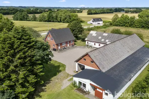 Landejendom på Storskovvej 70, 9330 Dronninglund