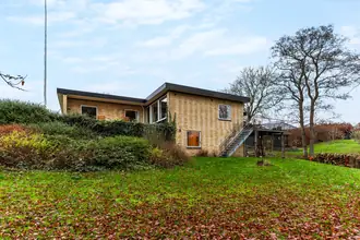 Villa på Hroarsvej 12, 8370