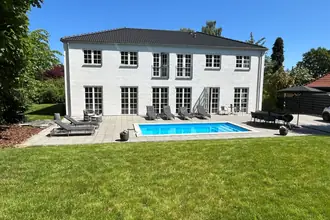 Villa på Knudsvej 15, 2960 Rungsted Kyst