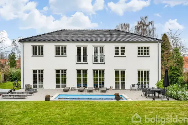 Villa på Knudsvej 15, 2960 Rungsted Kyst