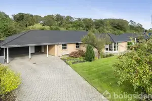 Villa på Vinthervej 4, 8732 Hovedgård