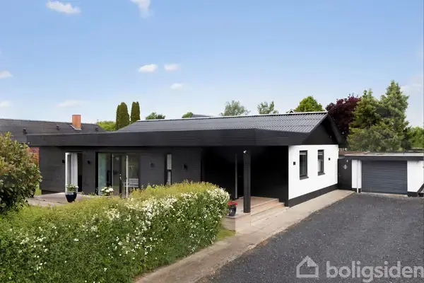 Villa på Møllebakken 21, 8471 Sabro