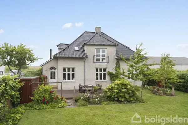 Villa på Almind Østergade 9, 6051 Almind