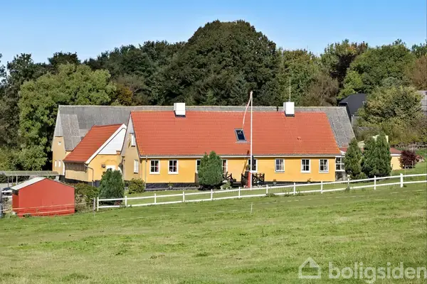 Landejendom på Smidie Byvej 18, 9574 Bælum