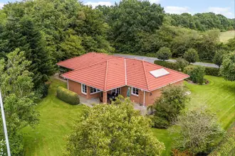 Villa på Nørre Grenevej 17, Hoven, 6880 Tarm