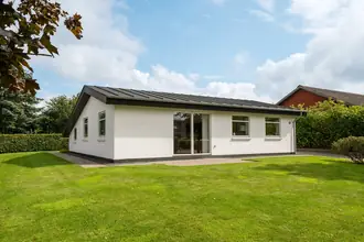 Villa på Rønnevej 13, 7323 Give