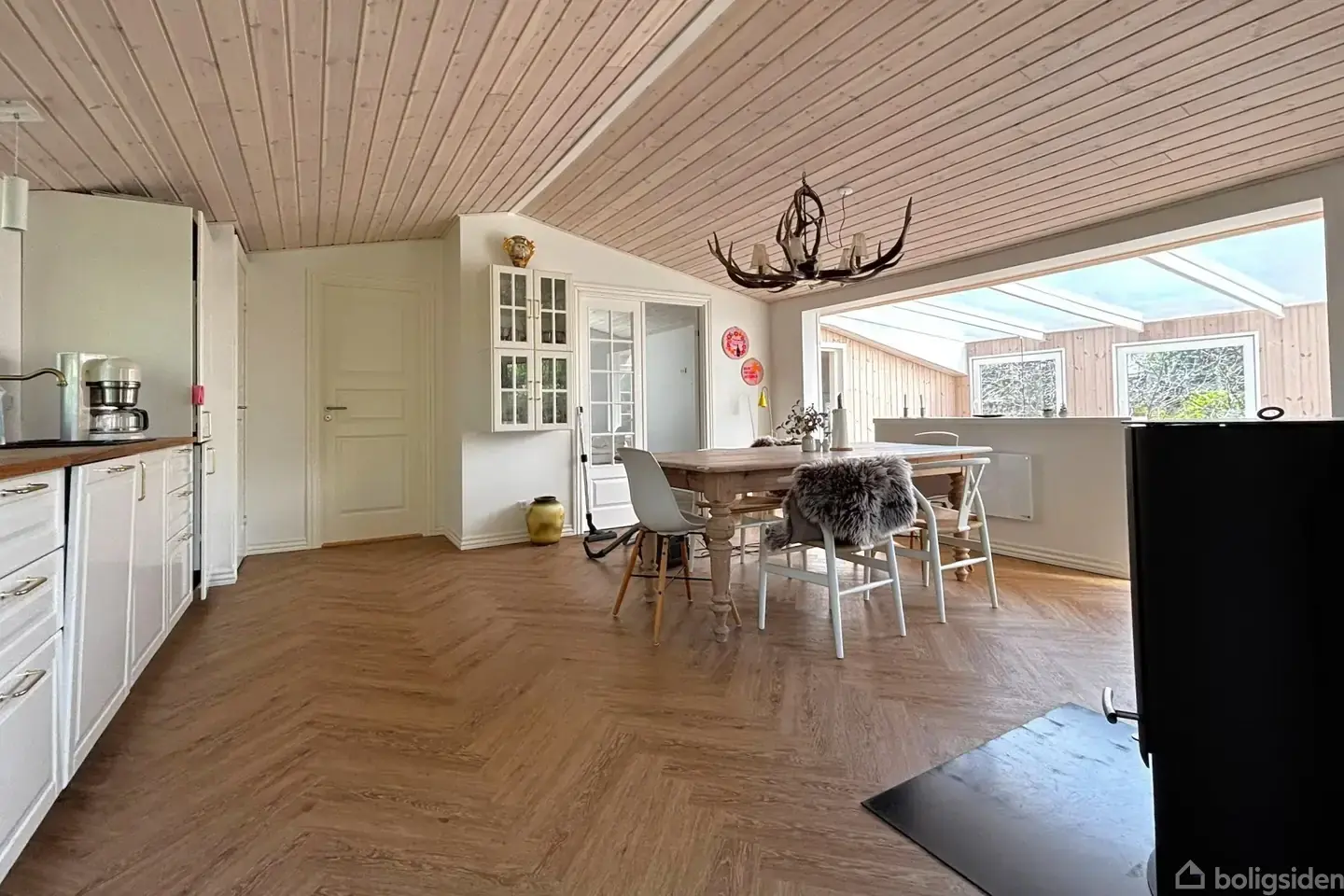 Dejligt sommerhus i Øster Hurup centrum. Hus, anneks og udhus. - Visning 4